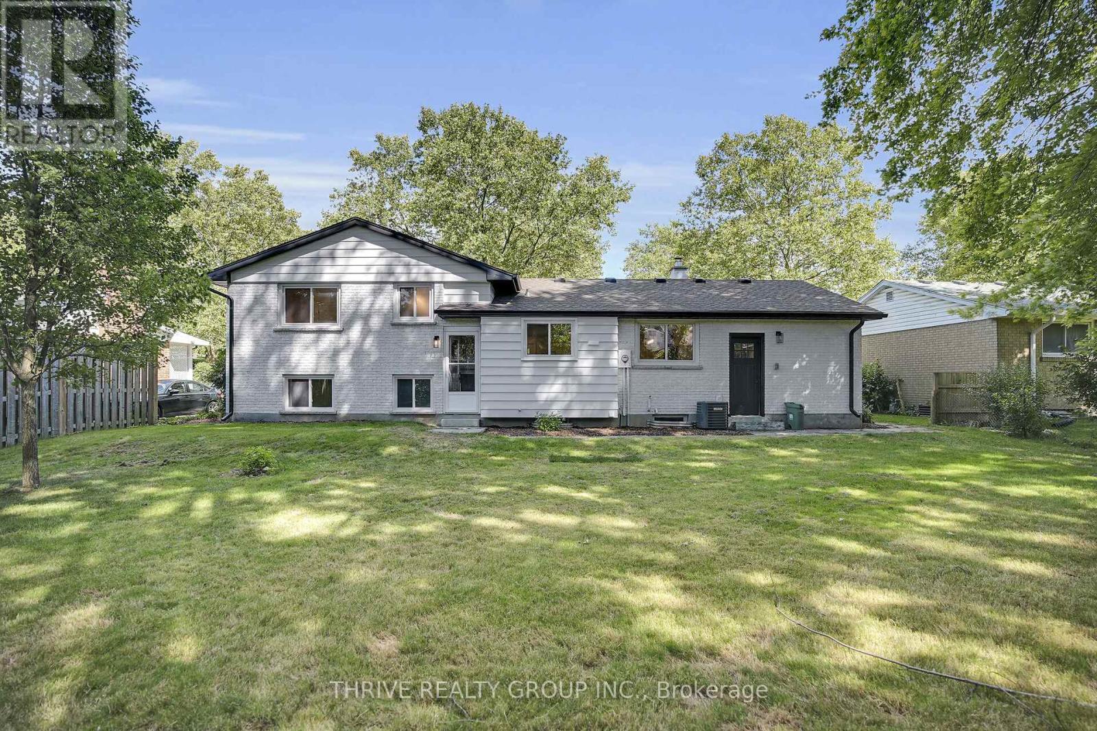 Photo 32 of 553 Viscount Road, London South ON