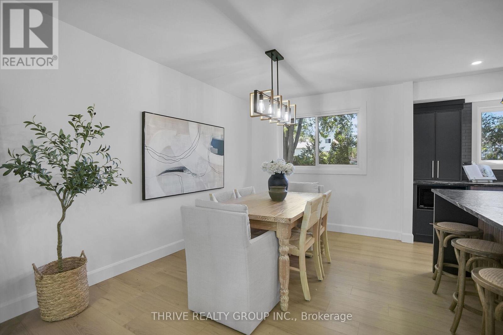 Photo 8 of 553 Viscount Road, London South ON