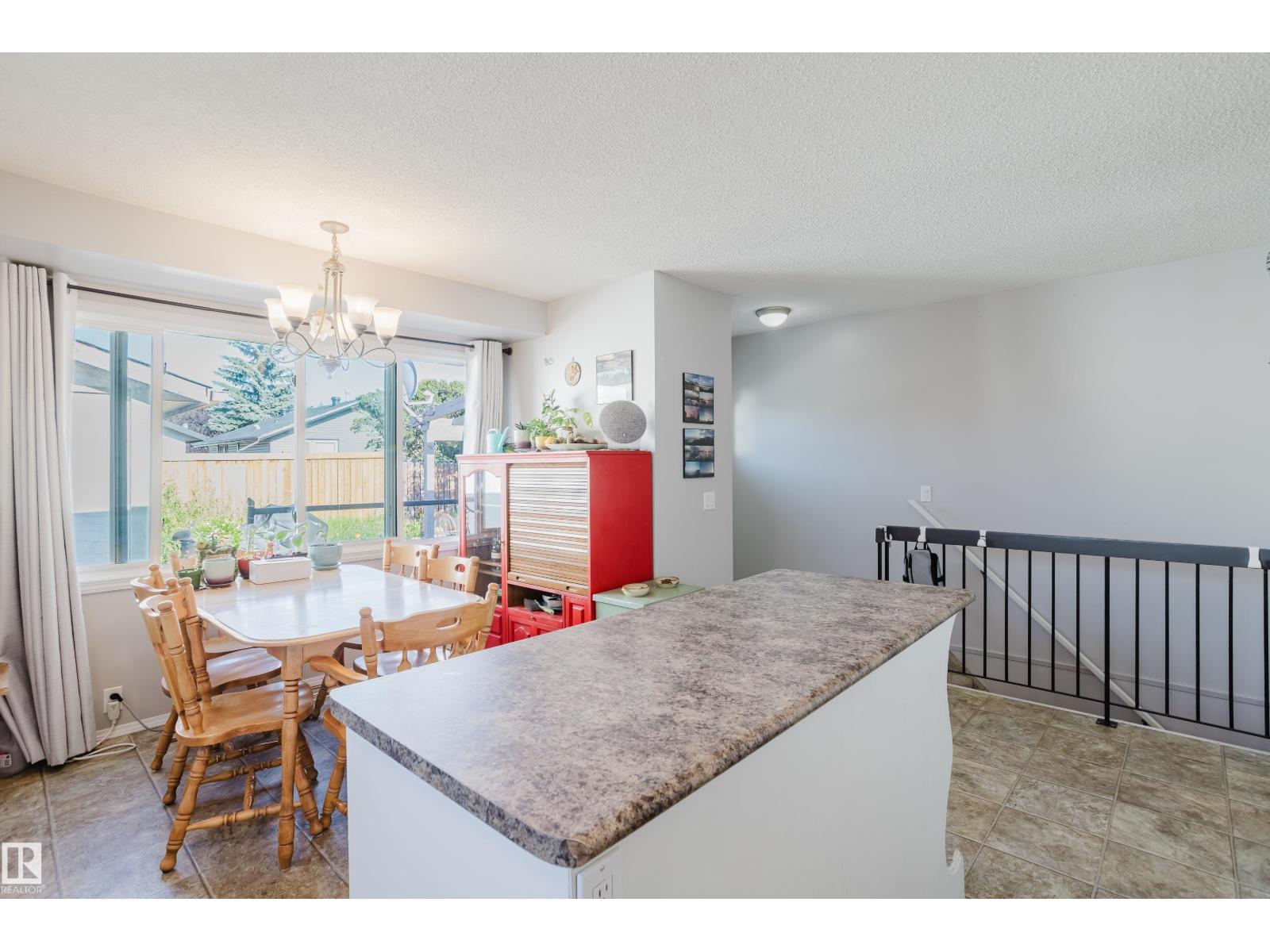 Photo 12 of 9301 81 A St, Fort Saskatchewan AB
