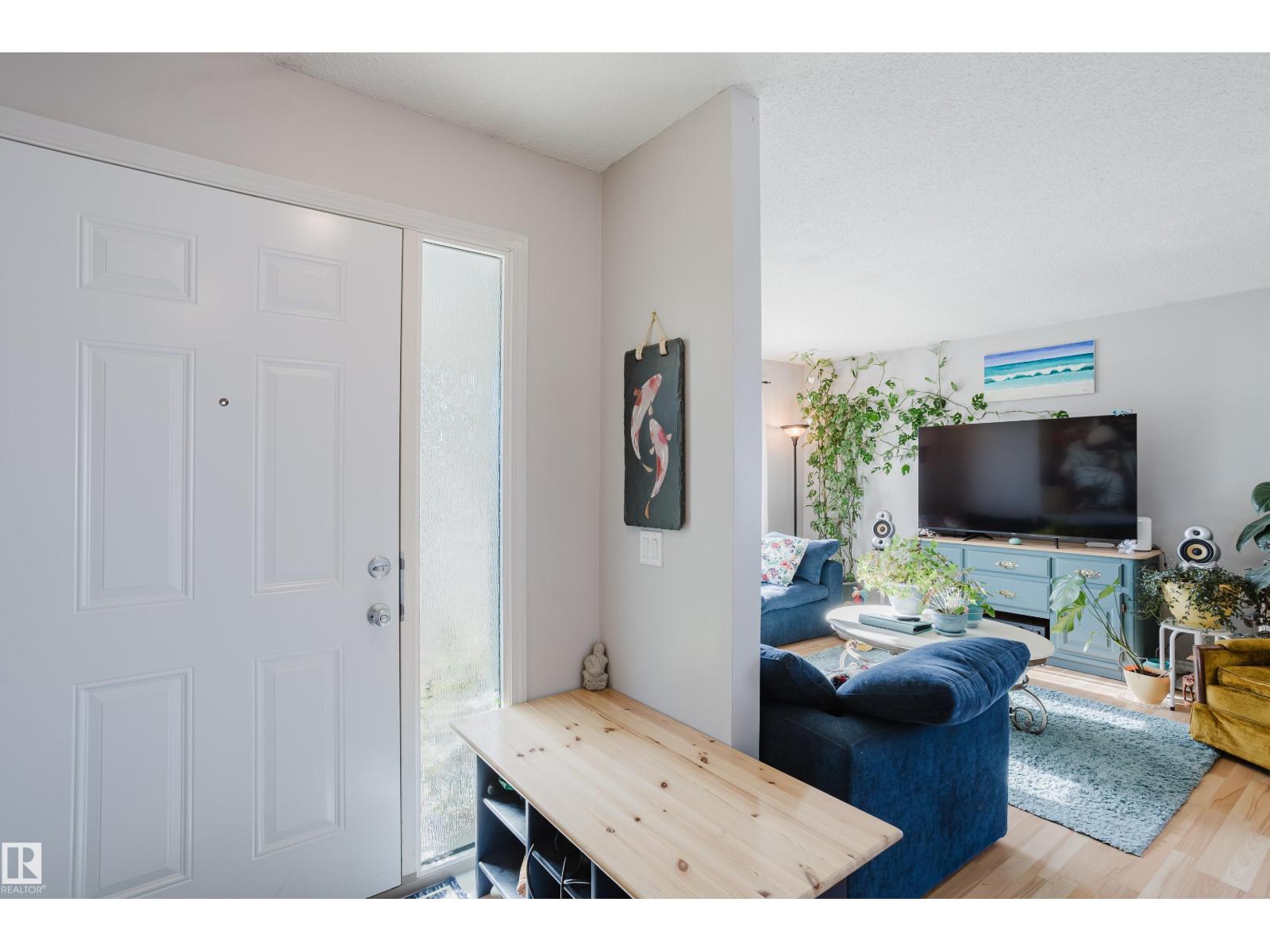 Photo 2 of 9301 81 A St, Fort Saskatchewan AB