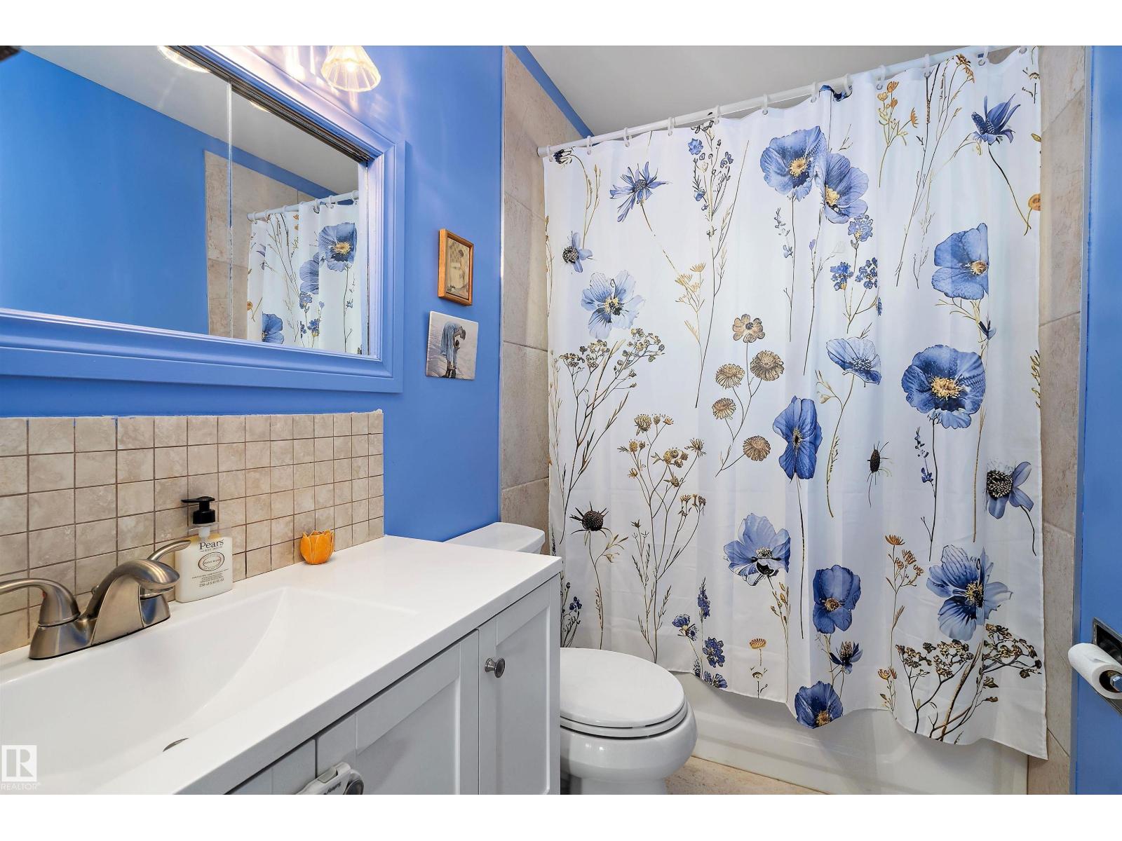 Photo 18 of 12131 52 St Nw, Edmonton AB