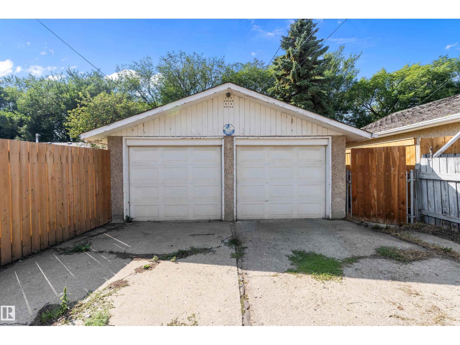 Photo 28 of 12131 52 St Nw, Edmonton AB