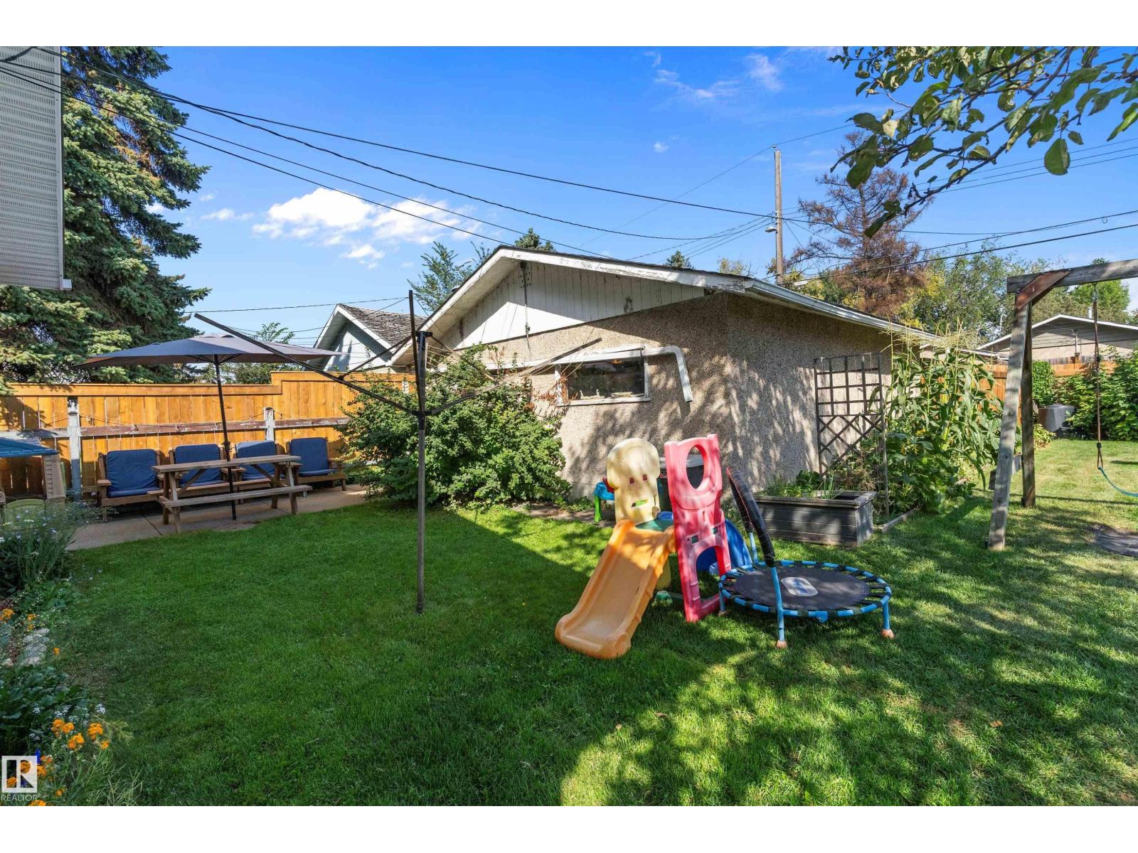 Photo 32 of 12131 52 St Nw, Edmonton AB
