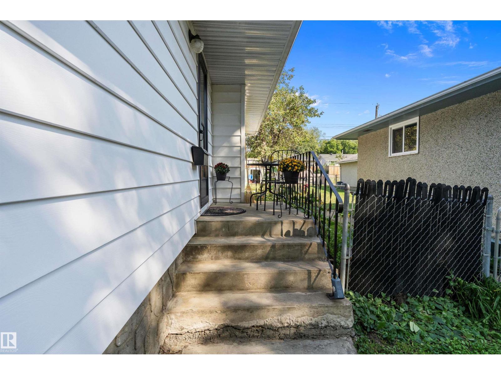 Photo 37 of 12131 52 St Nw, Edmonton AB