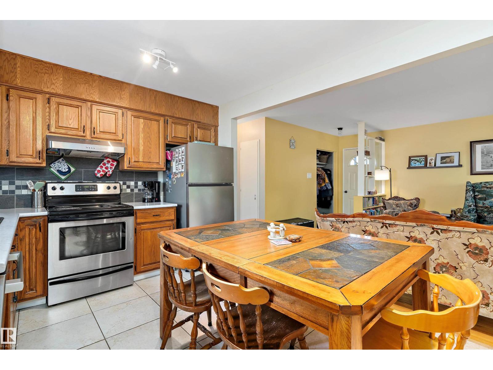 Photo 7 of 12131 52 St Nw, Edmonton AB