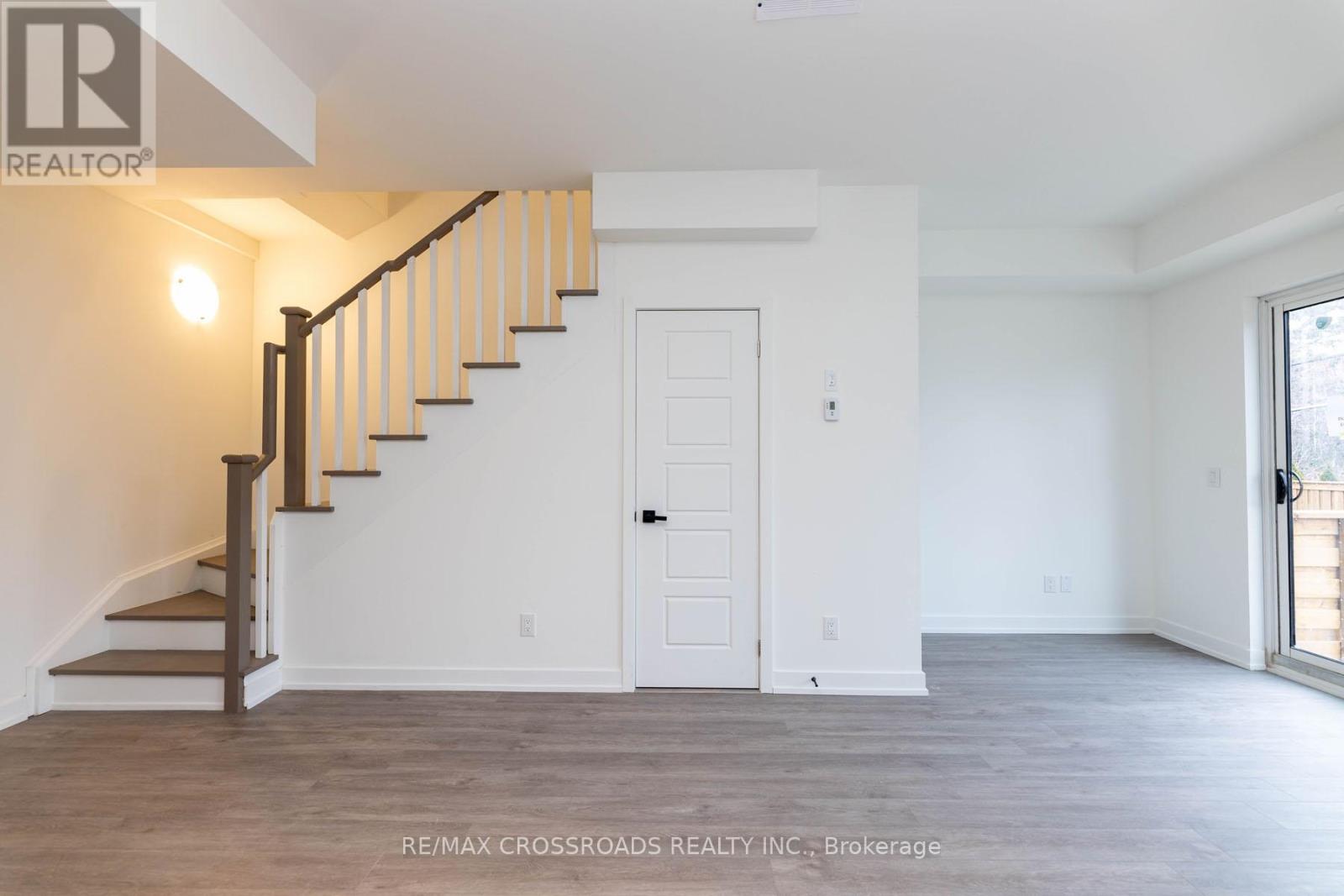 Photo 5 of Th 47 861 Sheppard Avenue W, Toronto ON