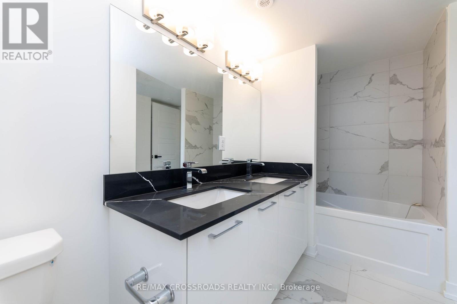 Photo 26 of Th 47 861 Sheppard Avenue W, Toronto ON
