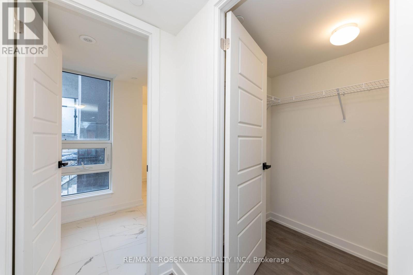 Photo 20 of Th 47 861 Sheppard Avenue W, Toronto ON
