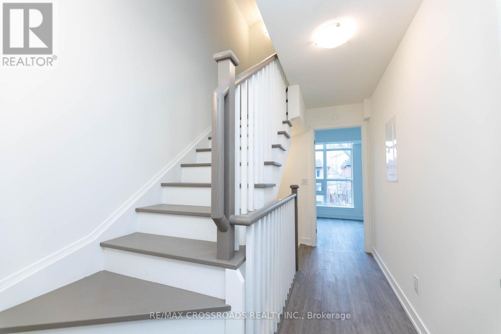 Photo 6 of Th 47 861 Sheppard Avenue W, Toronto ON