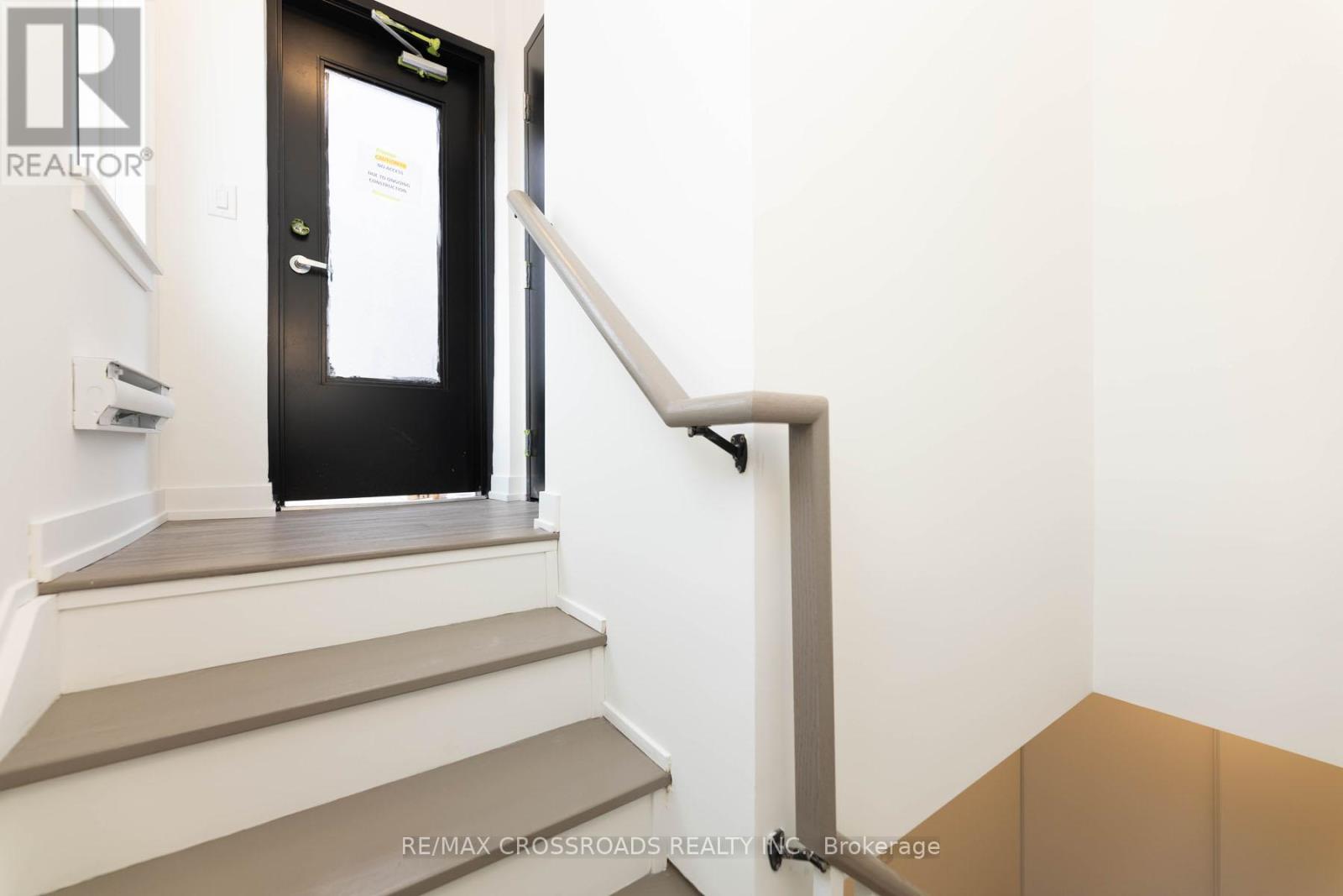 Photo 1 of Th 47 861 Sheppard Avenue W, Toronto ON