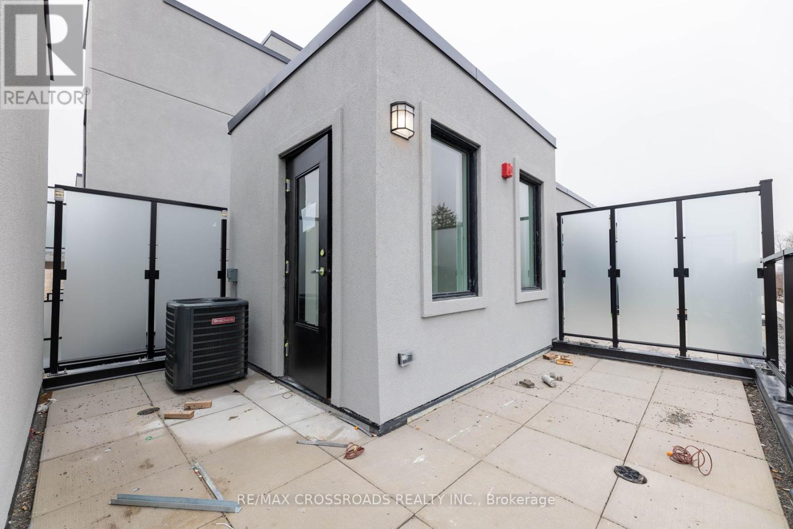 Photo 11 of Th 47 861 Sheppard Avenue W, Toronto ON