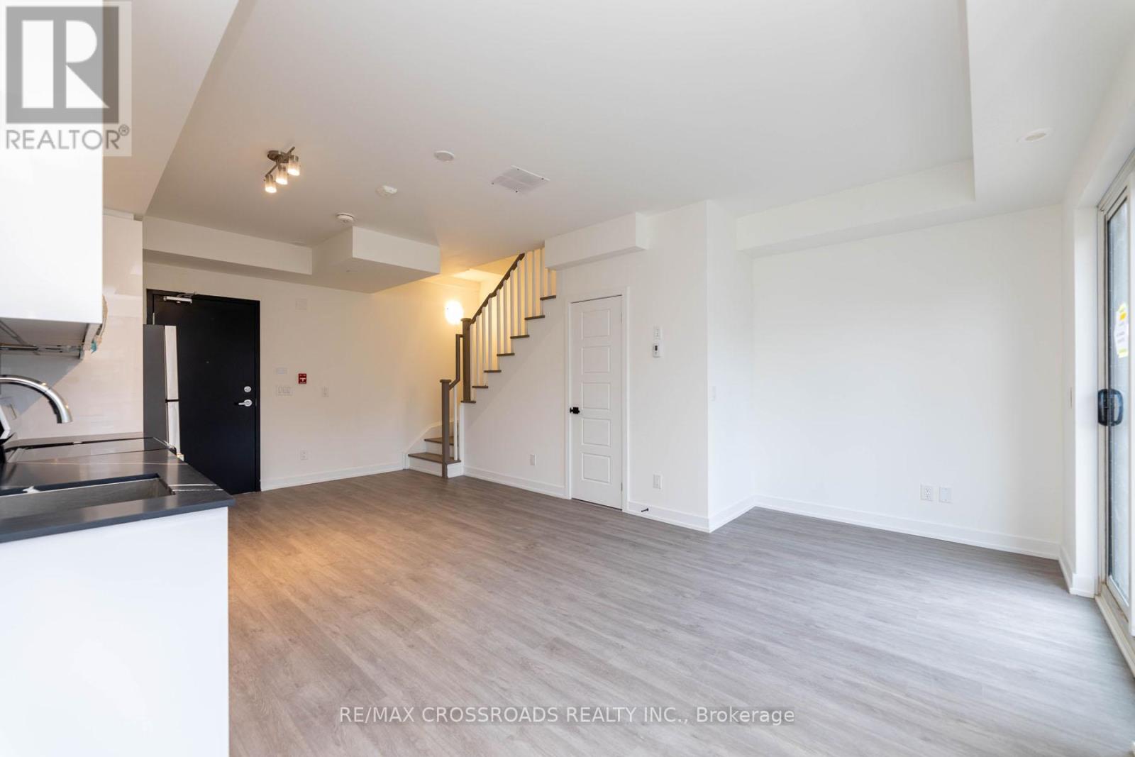 Photo 31 of Th 47 861 Sheppard Avenue W, Toronto ON