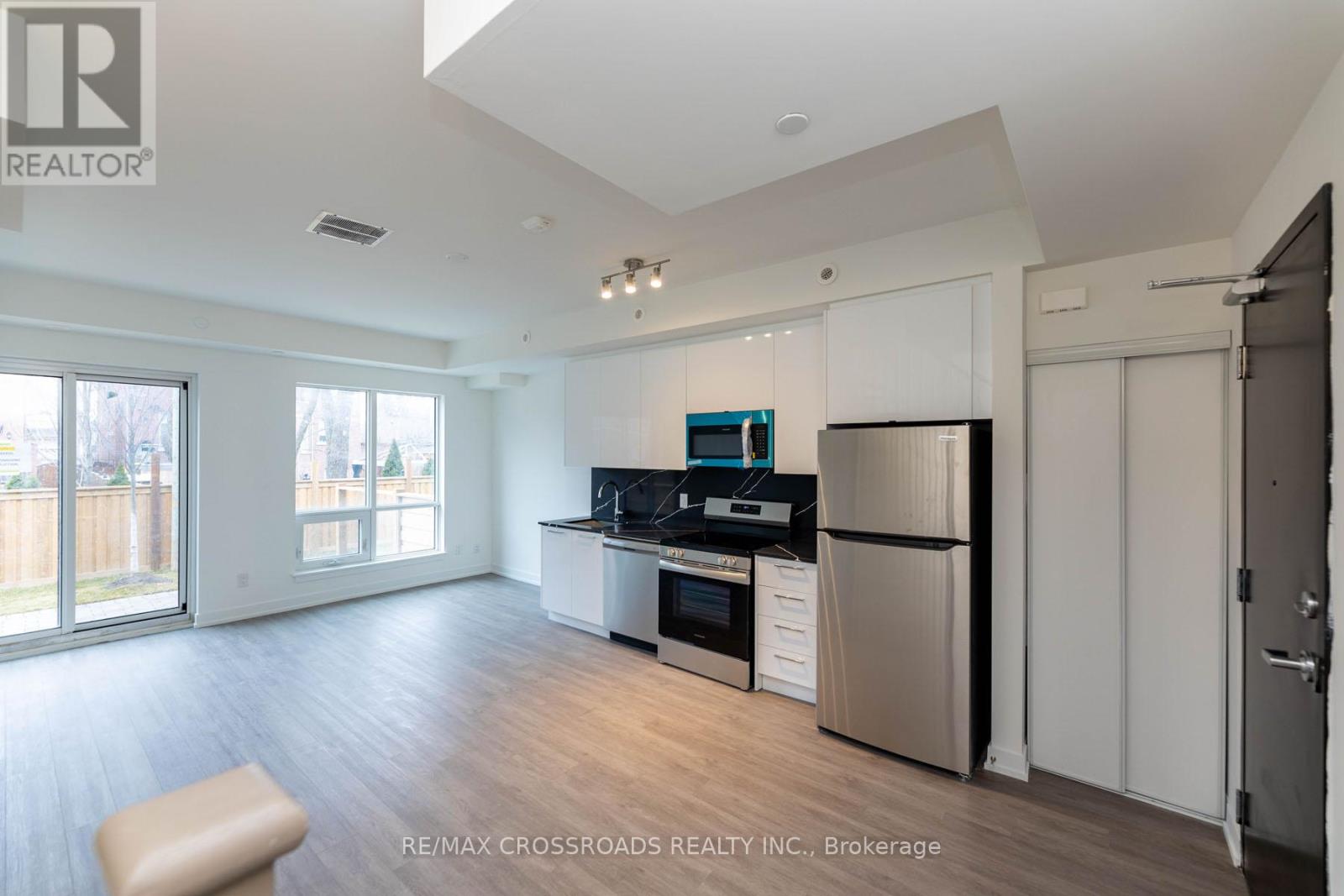 Photo 9 of Th 47 861 Sheppard Avenue W, Toronto ON