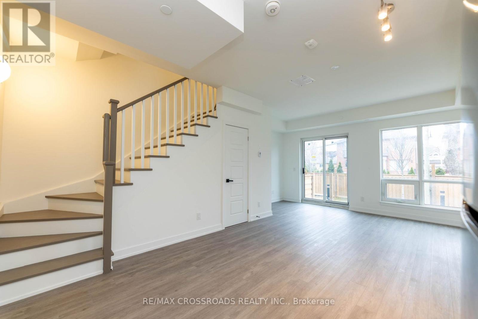 Photo 7 of Th 47 861 Sheppard Avenue W, Toronto ON