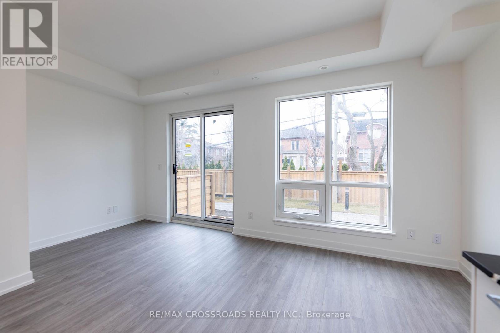 Photo 8 of Th 47 861 Sheppard Avenue W, Toronto ON