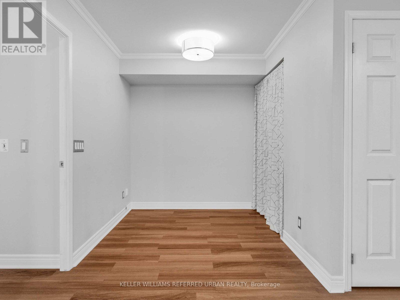 Photo 15 of 705 30 Grand Trunk Crescent, Toronto ON