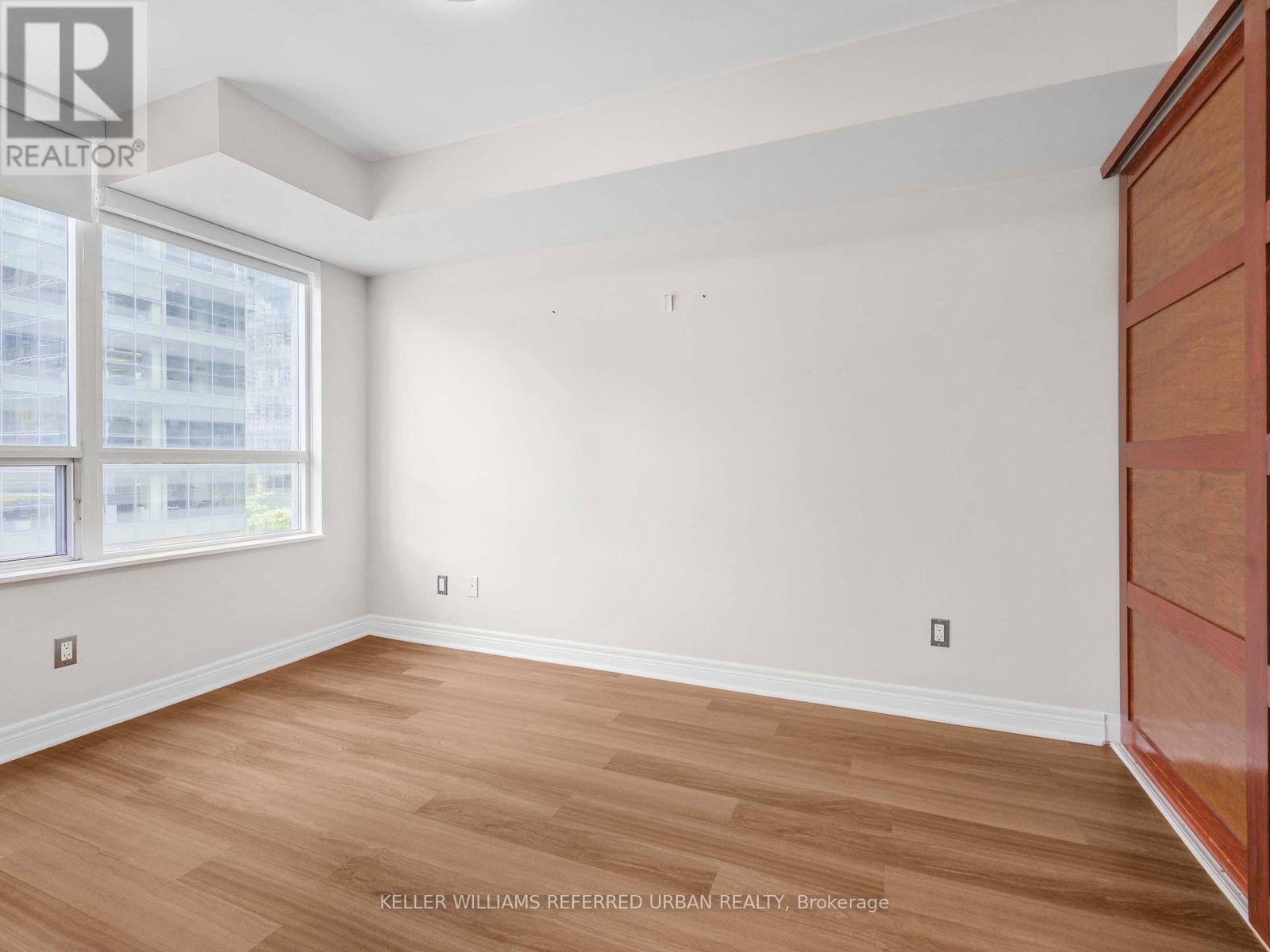 Photo 30 of 705 30 Grand Trunk Crescent, Toronto ON