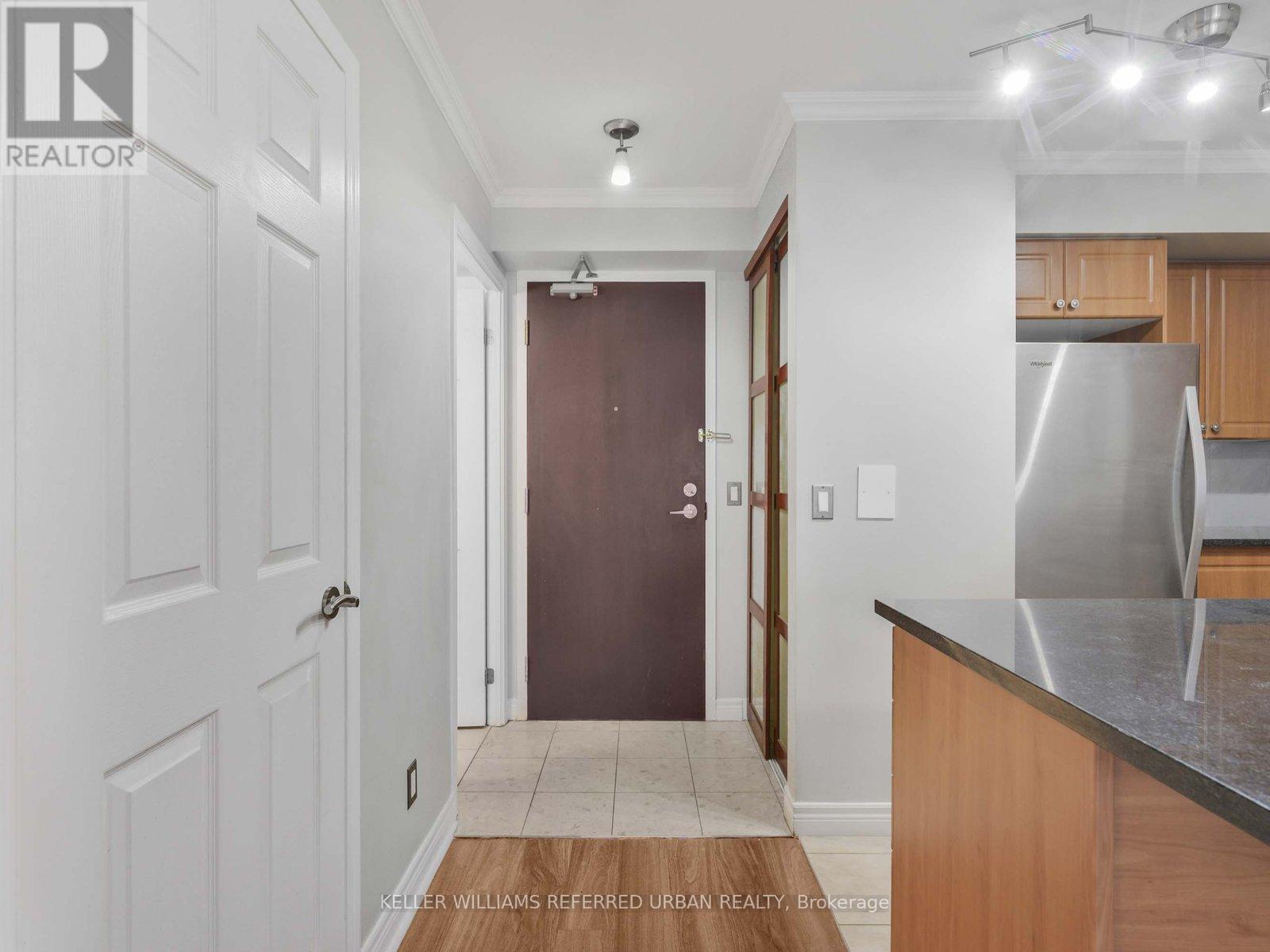 Photo 1 of 705 30 Grand Trunk Crescent, Toronto ON