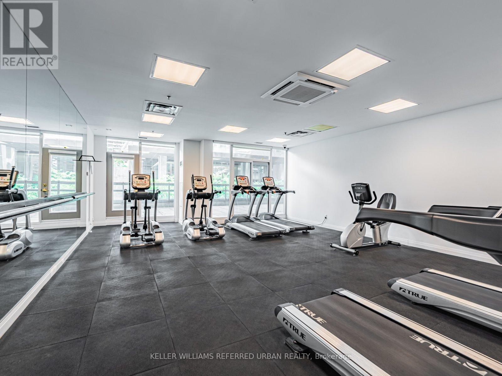 Photo 9 of 705 30 Grand Trunk Crescent, Toronto ON