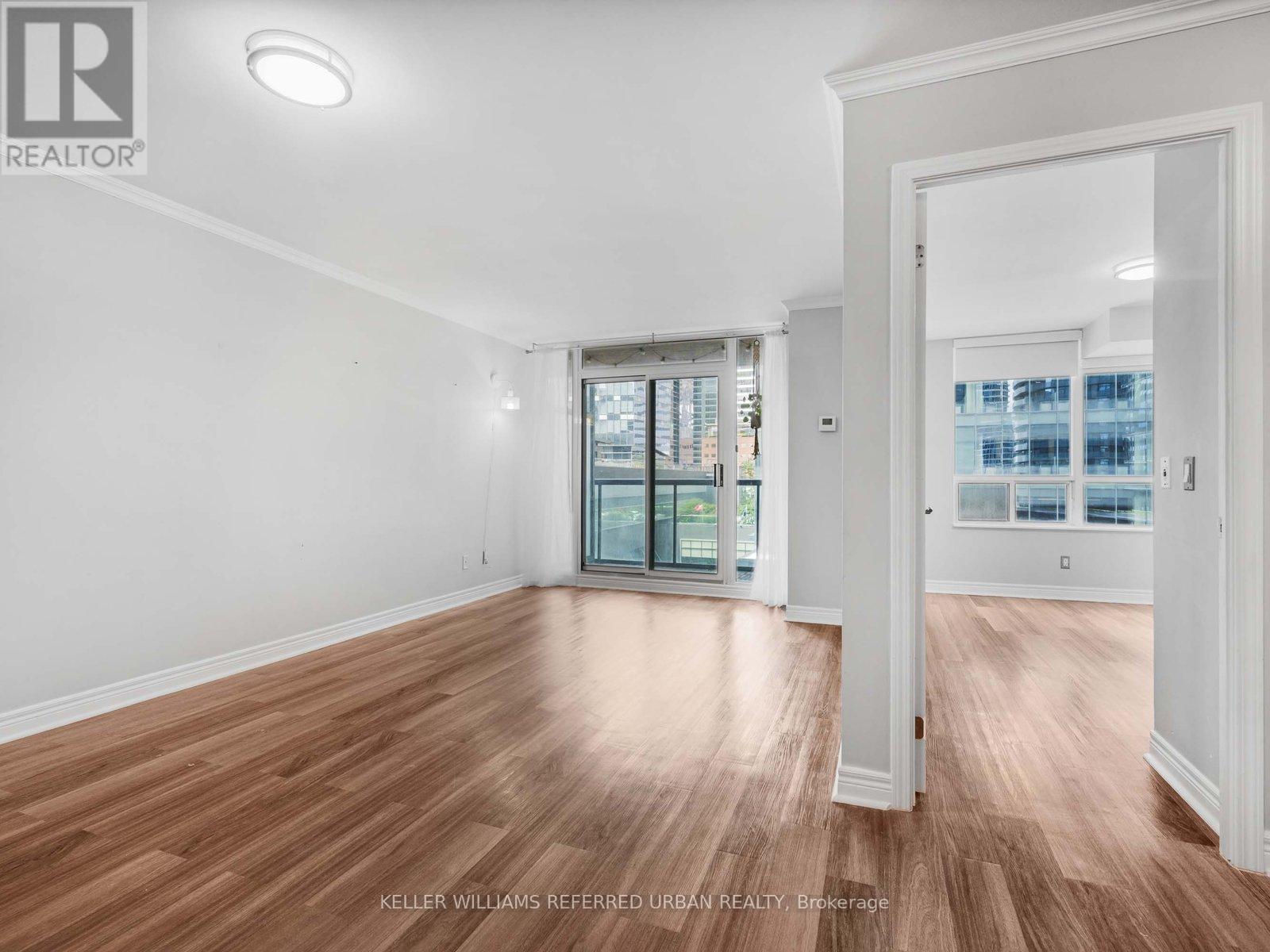 Photo 24 of 705 30 Grand Trunk Crescent, Toronto ON