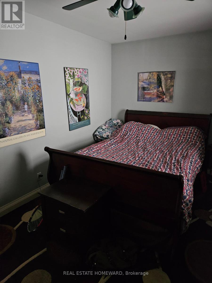 Photo 5 of 28 Glen Echo Road, Toronto ON