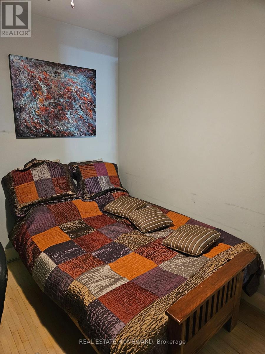 Photo 7 of 28 Glen Echo Road, Toronto ON