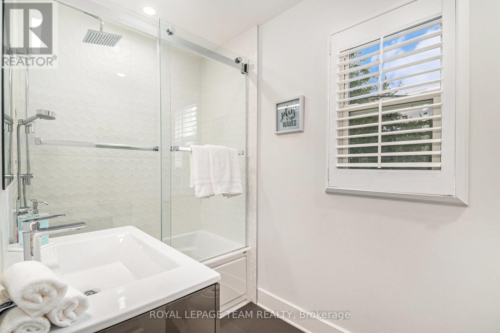 Photo 20 of 50 Kilbarry Crescent, Ottawa ON