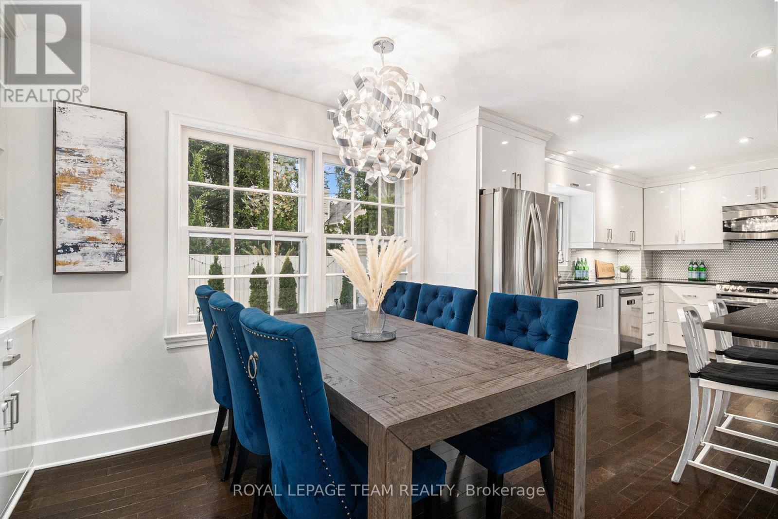 Photo 4 of 50 Kilbarry Crescent, Ottawa ON