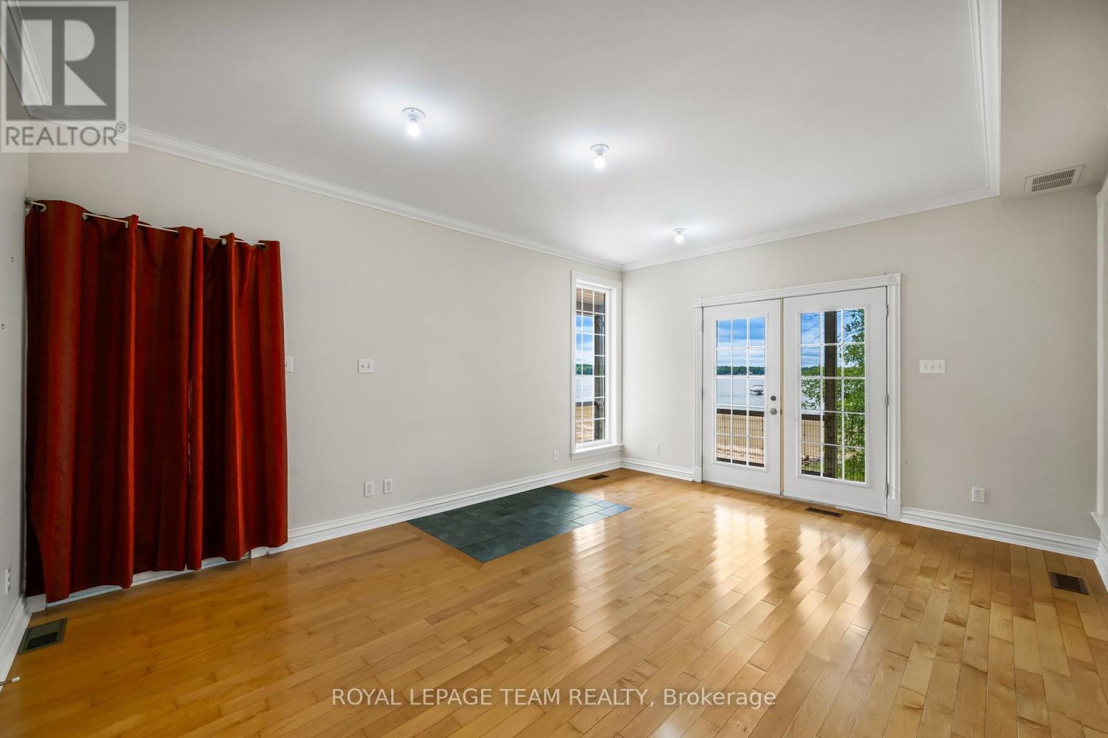 Photo 2 of 4310 Armitage Avenue, Ottawa ON