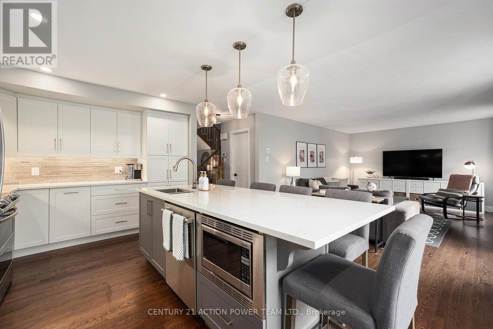Photo 13 of 6008 Longleaf Drive, Ottawa ON