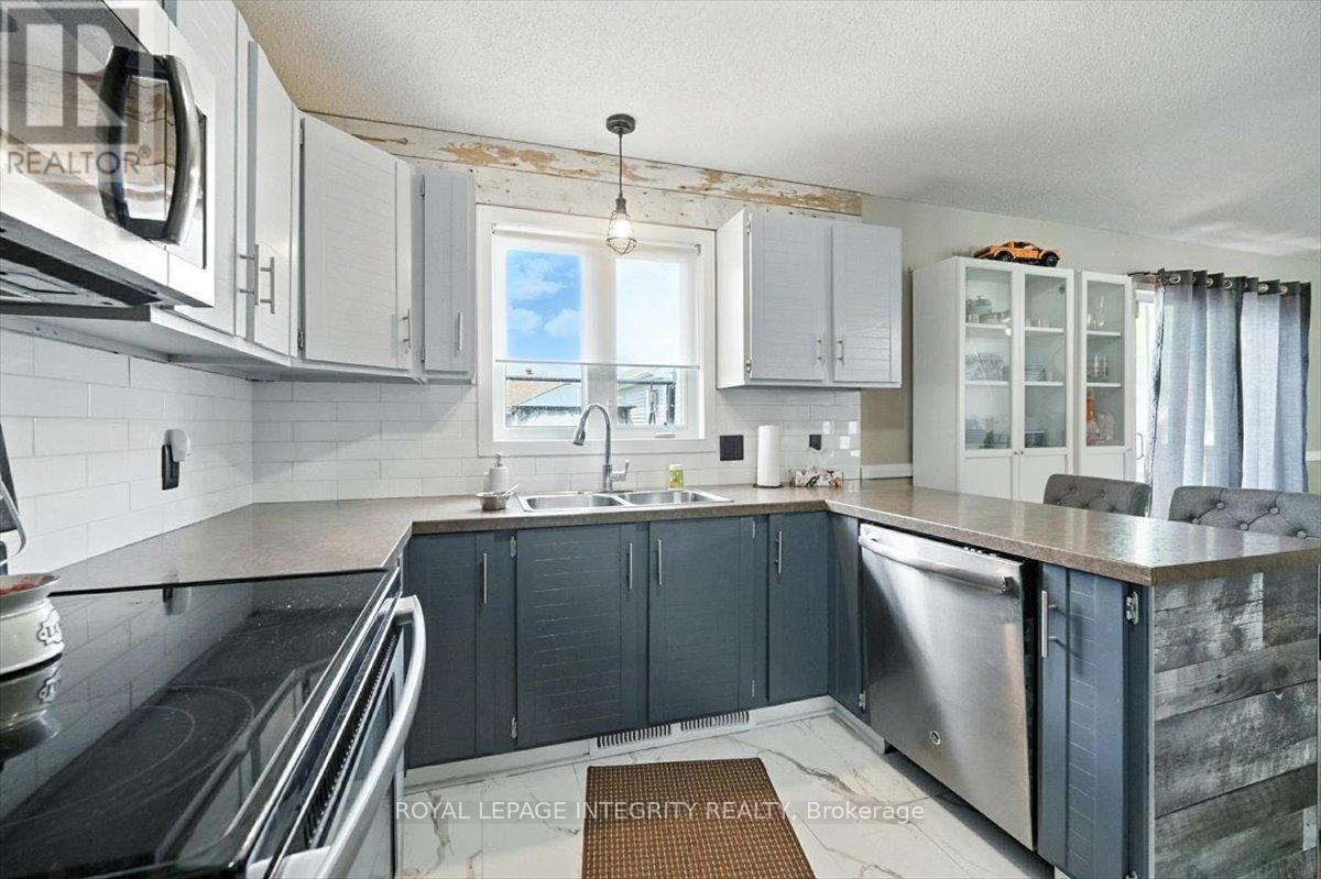 Photo 41 of 51 Marcel Street, Russell ON