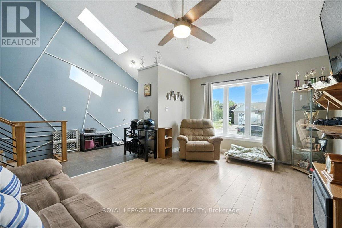 Photo 26 of 51 Marcel Street, Russell ON