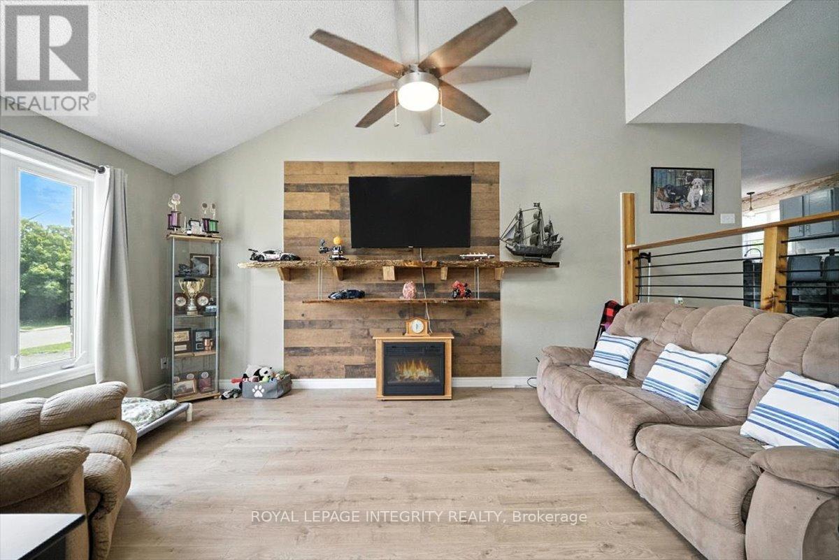 Photo 21 of 51 Marcel Street, Russell ON