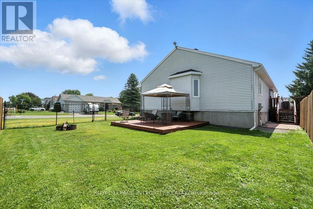 Photo 23 of 51 Marcel Street, Russell ON