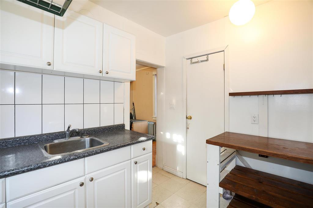 Photo 18 of 121 Canora Street, Winnipeg MB