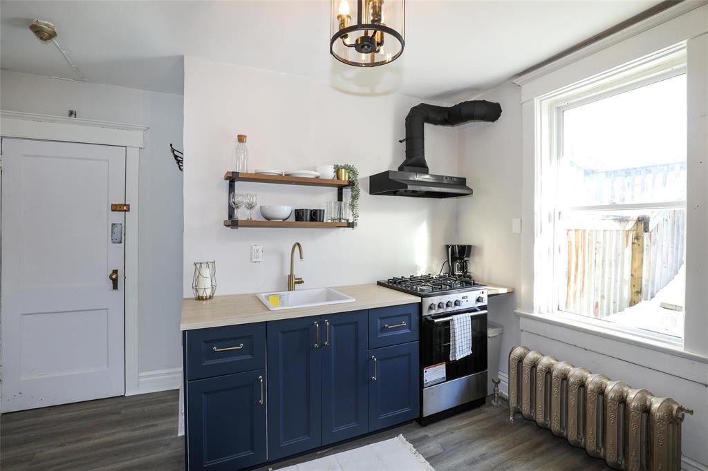 Photo 4 of 121 Canora Street, Winnipeg MB