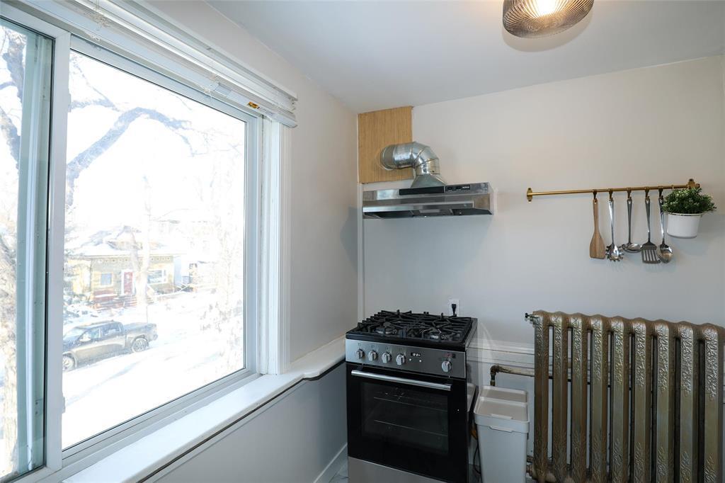 Photo 5 of 121 Canora Street, Winnipeg MB