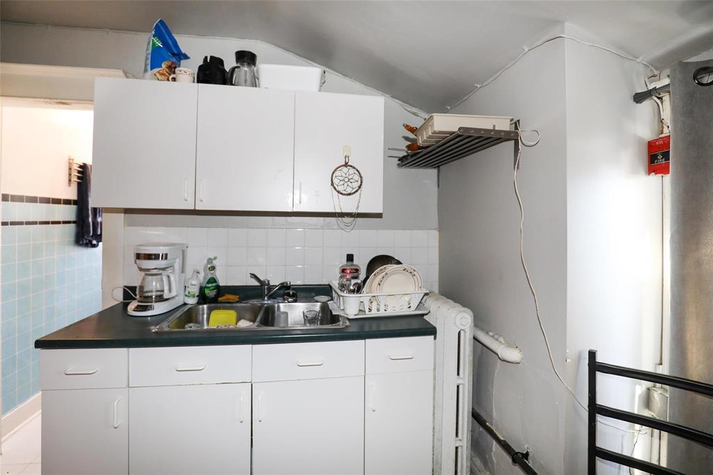 Photo 10 of 121 Canora Street, Winnipeg MB