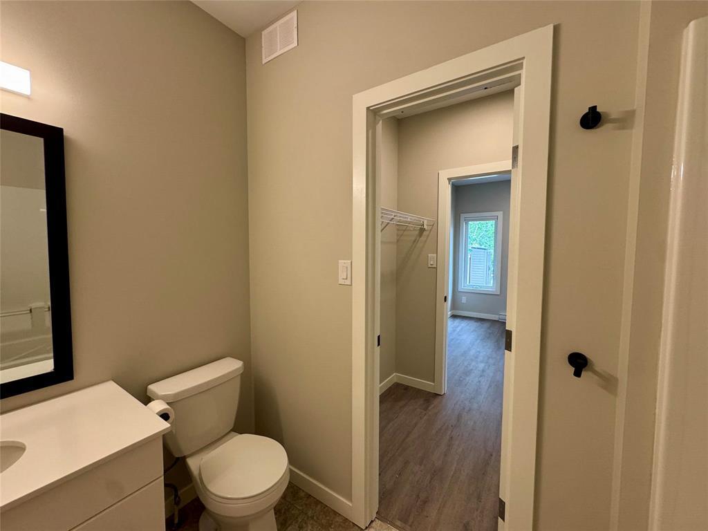Photo 7 of 1 2 19 Regal Avenue, Winnipeg MB