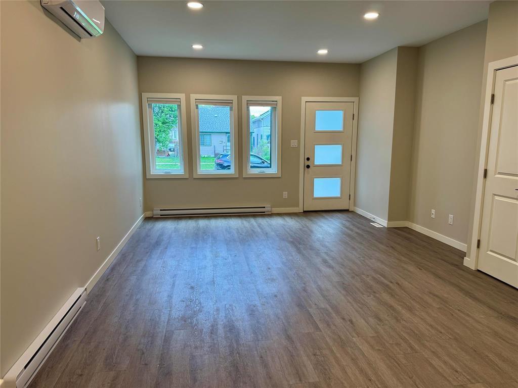 Photo 19 of 1 2 19 Regal Avenue, Winnipeg MB