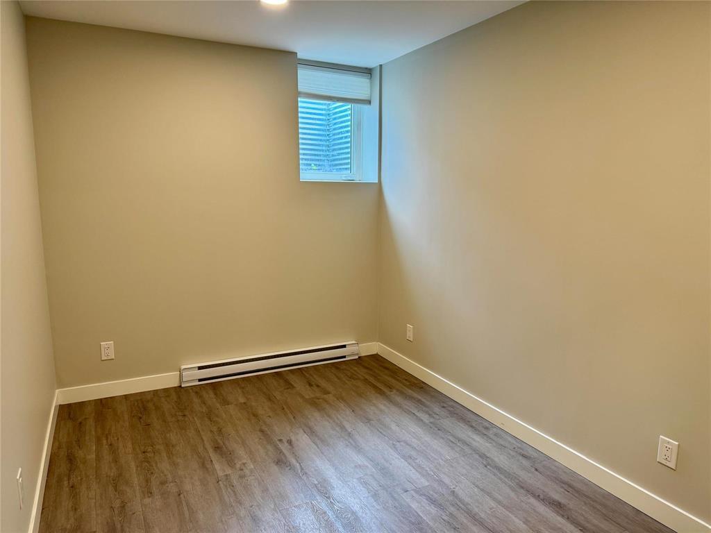 Photo 3 of 1 2 19 Regal Avenue, Winnipeg MB