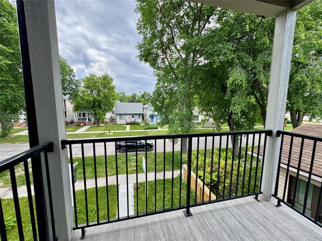 Photo 5 of 1 2 19 Regal Avenue, Winnipeg MB