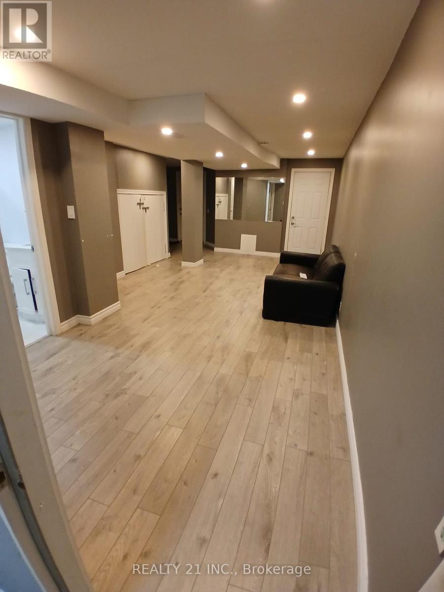 Photo 2 of 514 Brimorton Drive, Toronto ON