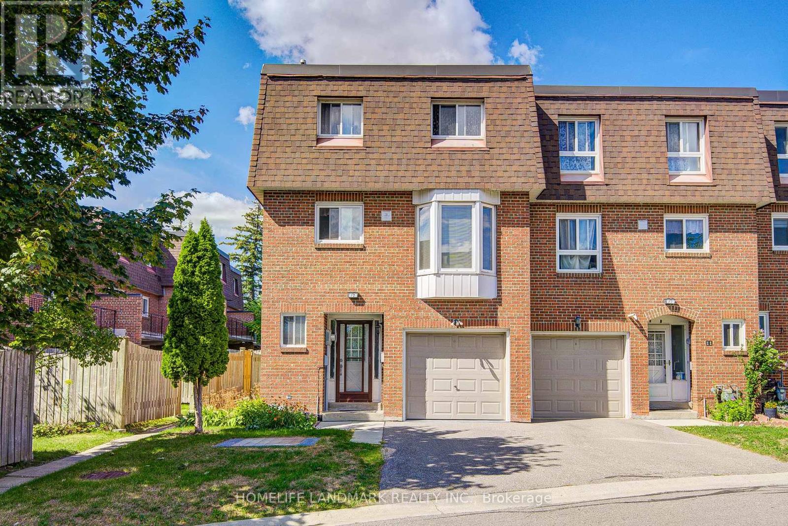Photo 1 of 12 90 Crockamhill Drive, Toronto ON