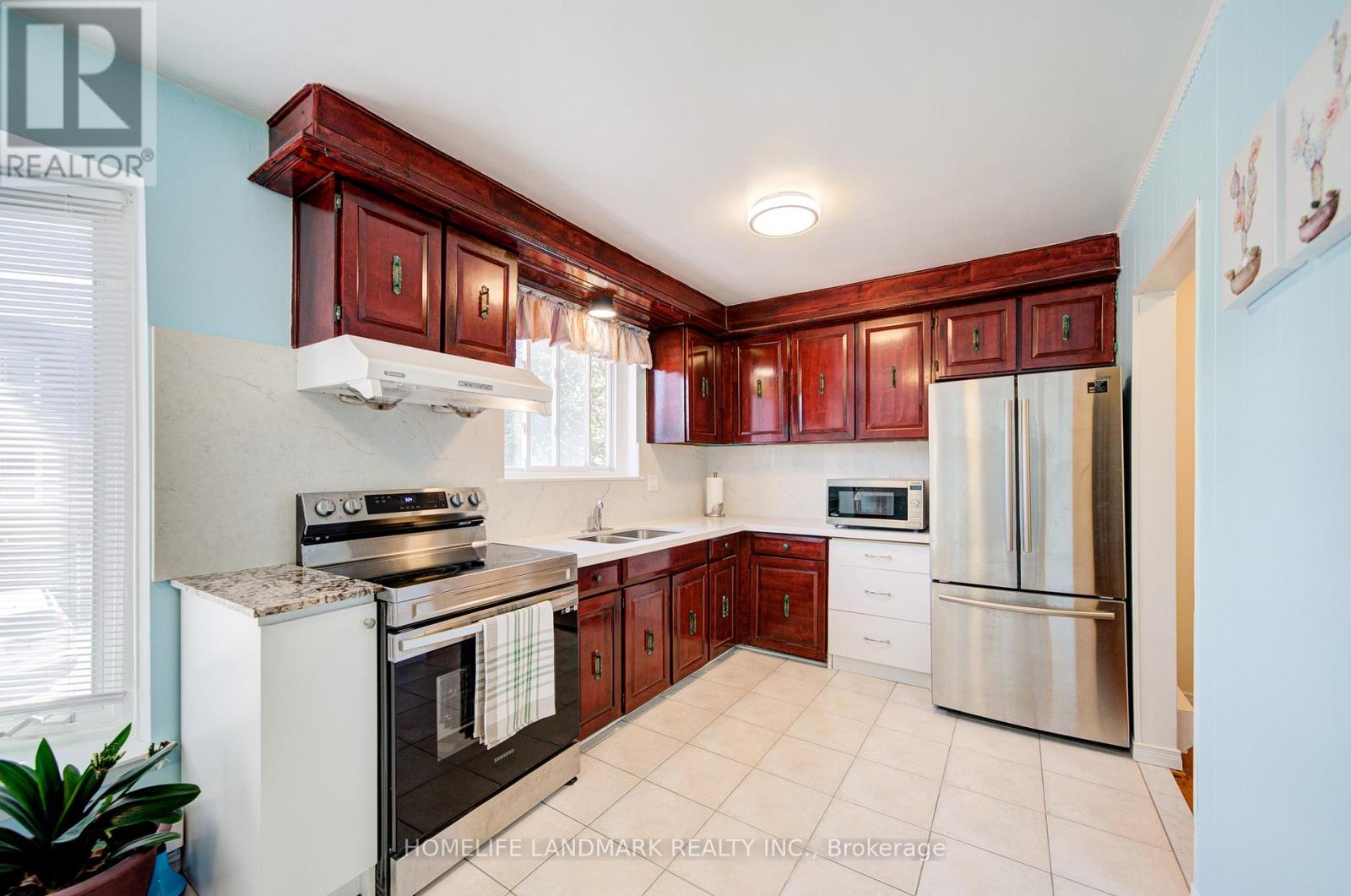 Photo 13 of 12 90 Crockamhill Drive, Toronto ON