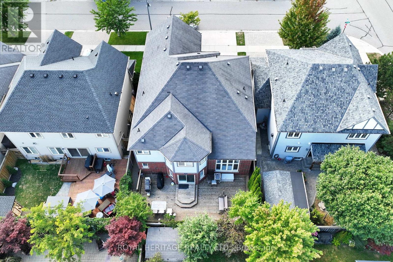 Photo 2 of 47 Sisson Lane, Clarington ON