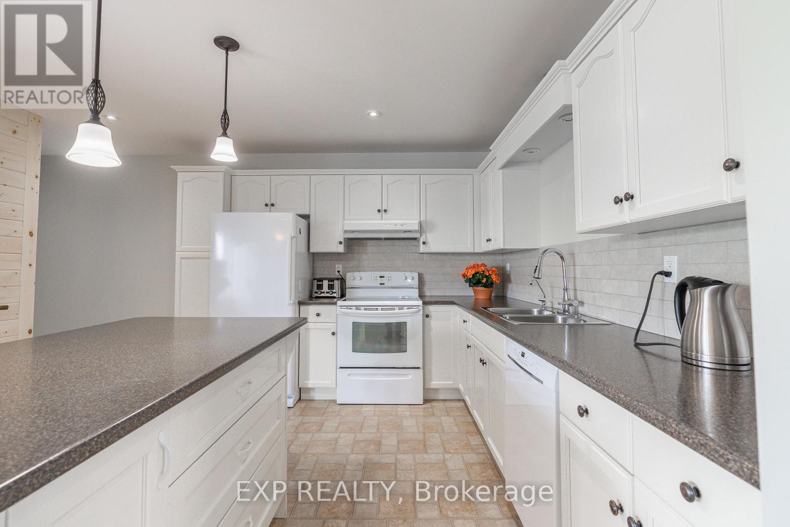 Photo 18 of 2446 Burger Road, Fort Erie ON