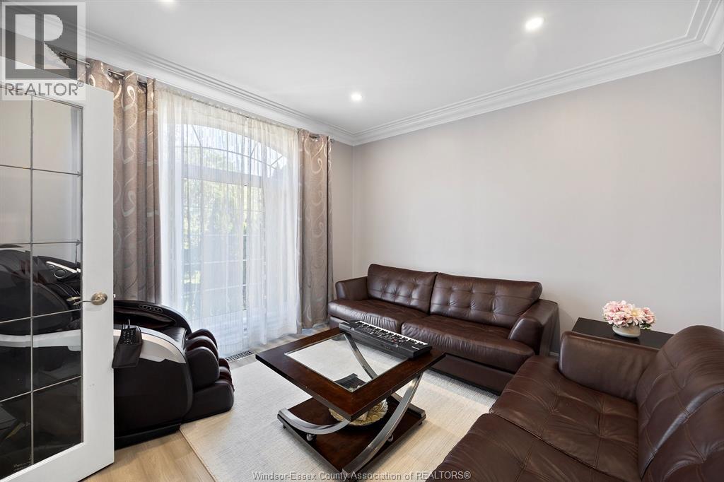 Photo 5 of 449 Chambers Drive, Lakeshore ON