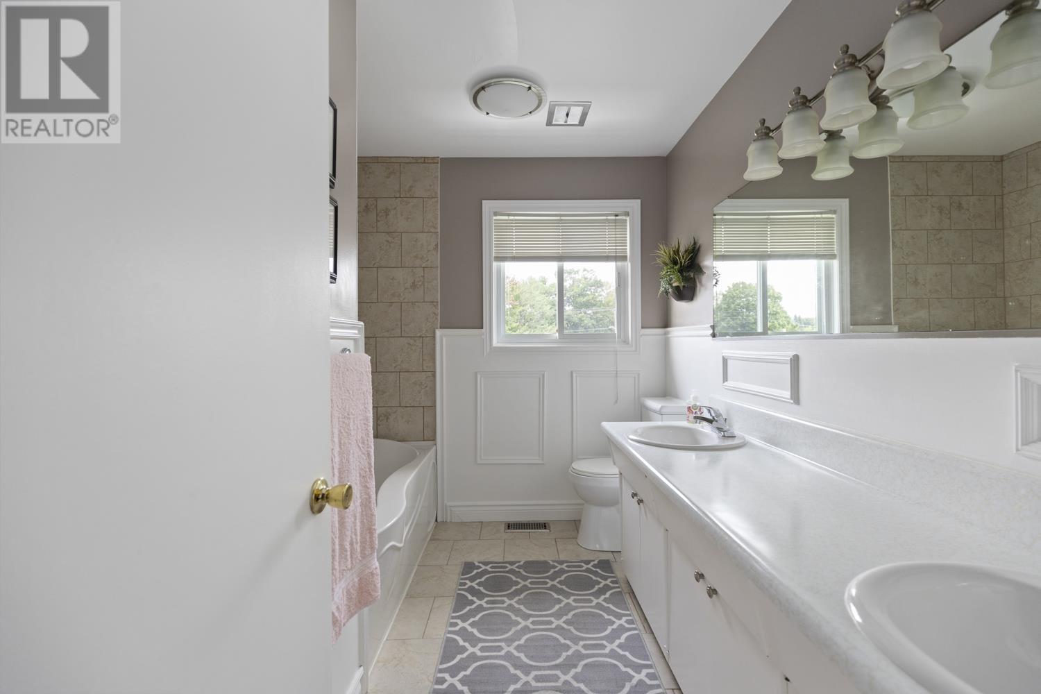 Photo 5 of 83 Plaintree Dr, Sault Ste Marie ON