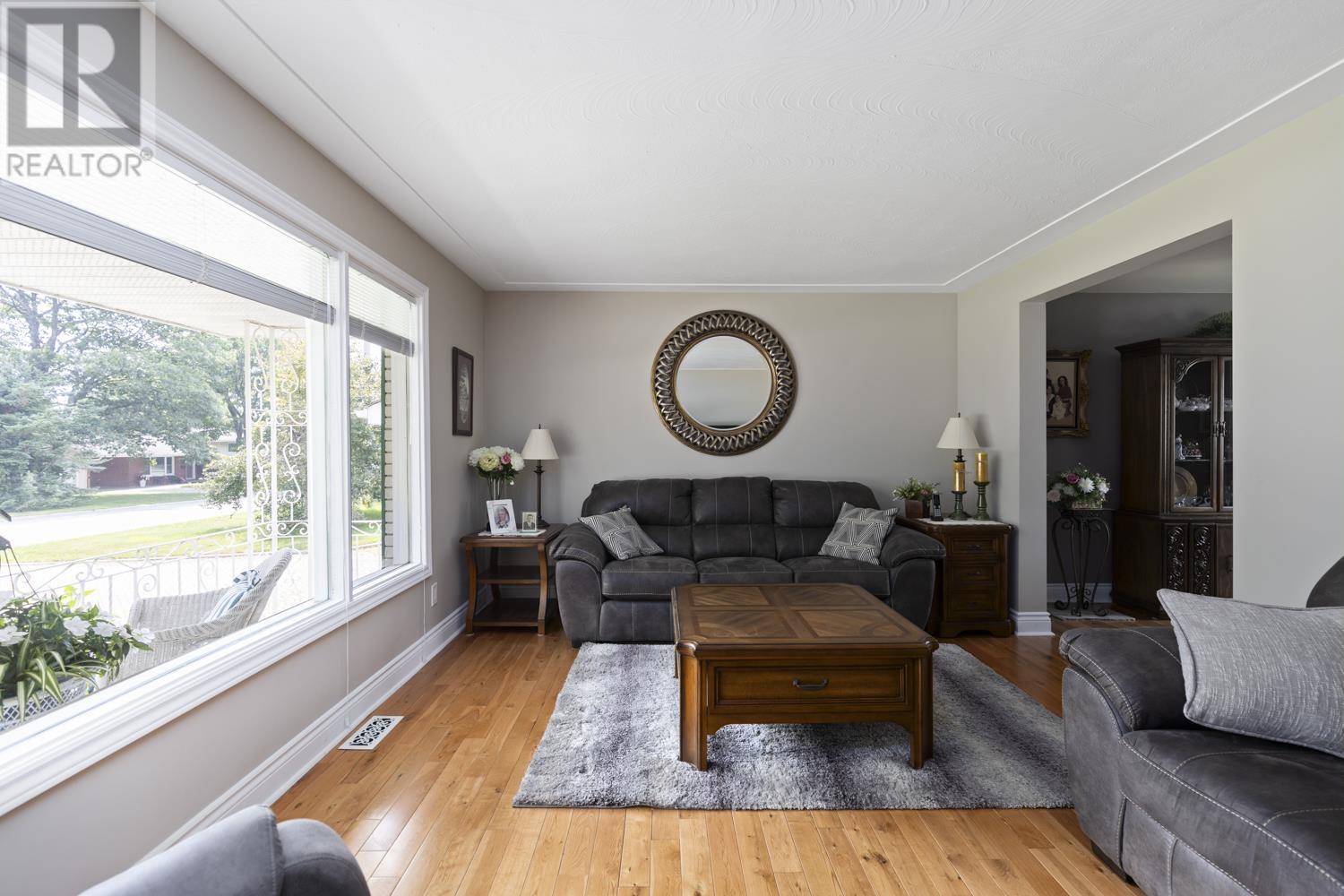 Photo 25 of 83 Plaintree Dr, Sault Ste Marie ON